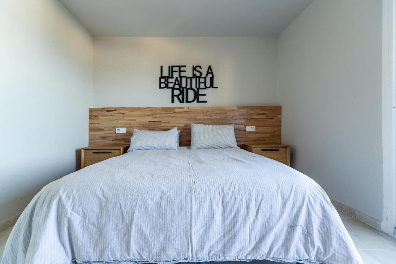 Vistas Azules -- Remodeled, Large Terrace, Spectacular Ocean Views And Beach Level Access 토레몰리노스 외부 사진